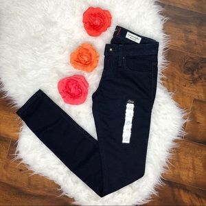 Guess Low Rise Jegging - Maxine Fit.